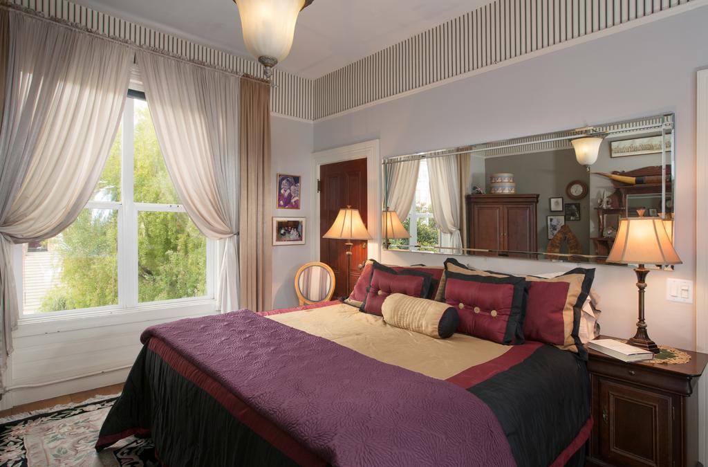 Noe'S Nest Bed And Breakfast Сан-Франциско Экстерьер фото